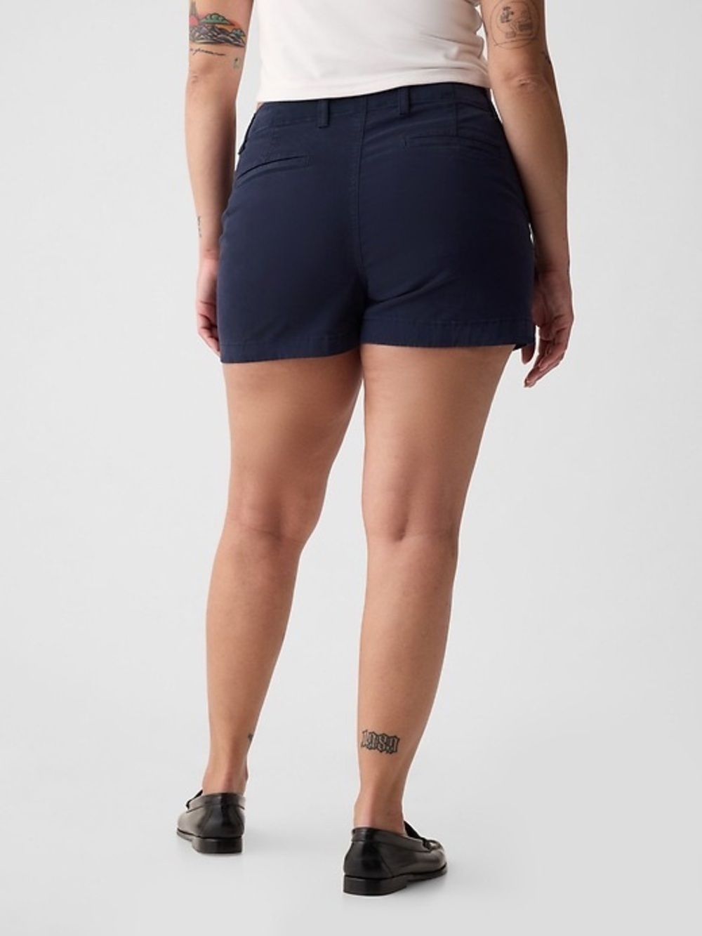 Banana Republic women’s spring collection khaki shorts